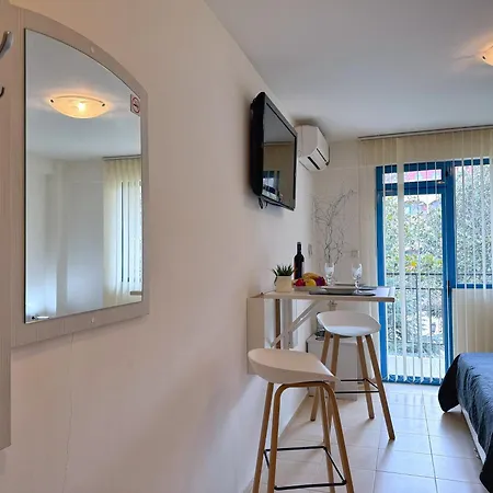 Studio In Club Jasmine For 3 Guests & Free Parking Apartman Napospart