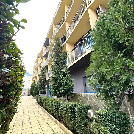 Studio In Club Jasmine For 3 Guests & Free Parking Napospart